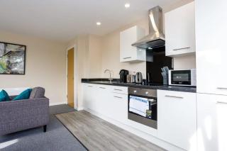 Contemporary & Bright 2 Bed Apartment Manchester - 9