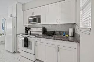 Las Olas Oasis - Heart of Downtown & Free Parking - 2