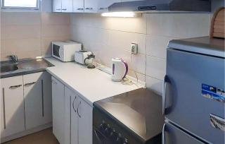 2 Bedroom Gorgeous Apartment In Zadar - 5