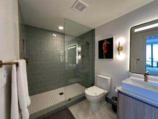 Modern 2BR-2BA in Downtown - 1