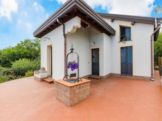Pet-Friendly Villa with Poo - 8