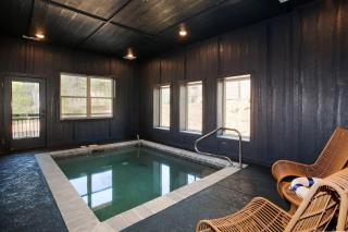 Mtn Luxury Prime - Indoor Pool & Arcade Near Town - 0