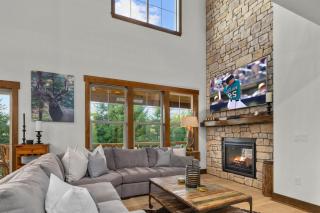 Prospector Pines Treetop Escape in Suncadia- Fairway View, BBQ, Outdoor Fireplace, Smart TVs, Hi-speed Wi-Fi - 8