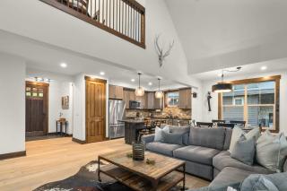 Prospector Pines Treetop Escape in Suncadia- Fairway View, BBQ, Outdoor Fireplace, Smart TVs, Hi-speed Wi-Fi - 3