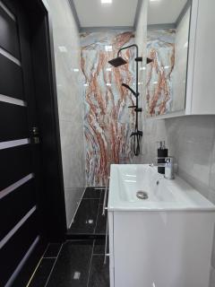 White House Apartman Miskolc, Red Room - Miskolc - 1