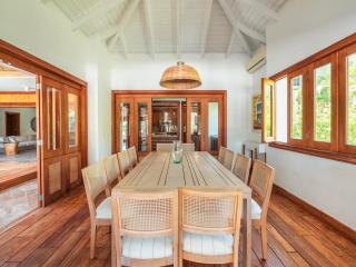 Majestic 5BR Villa with maid & jacuzzi in Cap Cana - 5