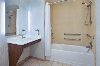 Holiday Inn Express Hotel & Suites Auburn Hills by IHG - 6