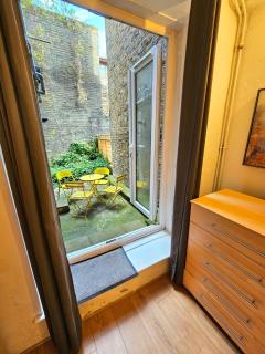 Duplex Home with 3 Bedrooms and Large Sofa-bed plus Back Patio, near Angel and King's Cross Station - 7