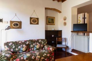 ROSSO DEL CHIANTI al CENTRO STORICO 1 - 9