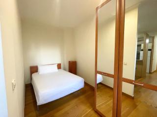 Estudio en Velázquez Moreno 40 1ºB - 9