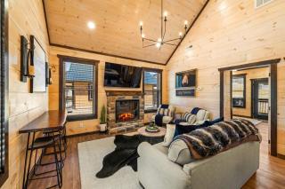Bearfoot Bungalow SHR - Sleeps 7 & Hot Tub - 5