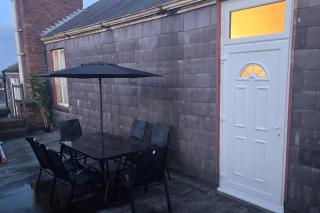 2 Bed - Sleeps 6 - Private Balcony - City Centre - Wolverhampton - 8