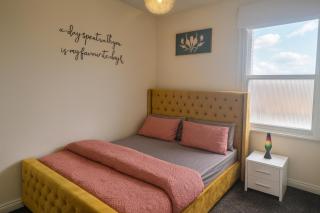 2 Bed - Sleeps 6 - Private Balcony - City Centre - Wolverhampton - 7