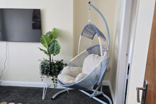 2 Bed - Sleeps 6 - Private Balcony - City Centre - Wolverhampton - 5