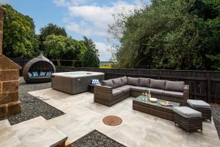 Northumberland Hot Tub Haven for 10 in 5 ensuite bedrooms - Chatton - 0
