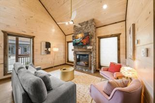 The Charlotte - Family Cabin Retreat - 0