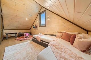 The Charlotte - Family Cabin Retreat - Pigeon Forge - 6