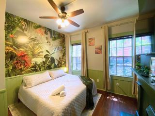The Jungle Nook - Themed Getaway,Backyard,Grill - 7