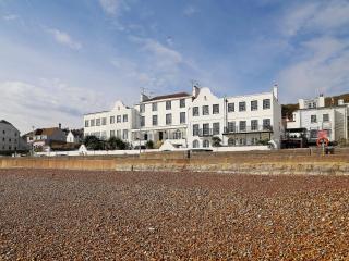 Seashore Apartment - Sandgate - 2