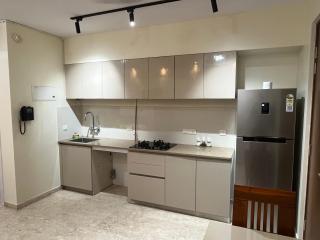 Serene LakeView Studio Apartment at Hiranandani Estate, Thane - 4