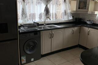 4 Bed Gated House-Sleeps 8-Private Parking - Harare - 9