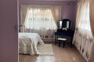 4 Bed Gated House-Sleeps 8-Private Parking - Harare - 4
