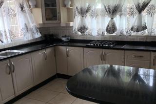 4 Bed Gated House-Sleeps 8-Private Parking - Harare - 2
