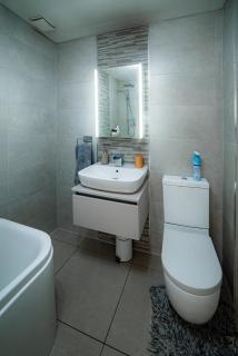 Entire 3 Bedrooms Bungalow With Parking Wifi - Great Barr - 5