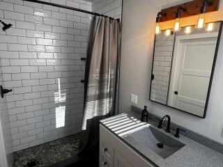 Downtown Minimalist Apartment - 5