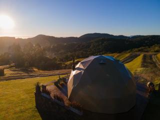 Refúgio nas Nuvens, Domo Omega Luxuoso com Fogo de Chão e Hidro Panorâmica - 8