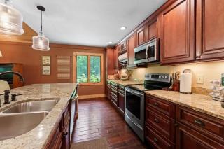 Tree Top Mountain Lodge - 1