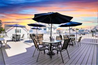 Stay Steps from Beach with Pool AC Parking - 6