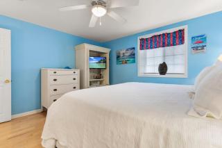 Stay Steps from Beach with Pool AC Parking - 1