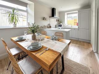 Lansdowne House - Brecon - 9