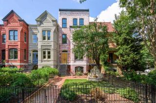 Private DC Retreat on Iconic East Capitol St - Washington - 4