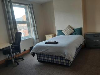 Double bedroom near city centre 59 holgate - 0