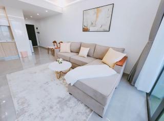 Luxurious Serene 1 bedroom in Lavington with green & City views! - 2