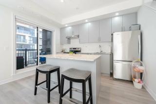 Modern Townhouse Rooftop Vibes - 9