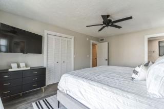 6BR Combo Duplex Near Beach - 3