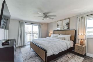 6BR Combo Duplex Near Beach - 1