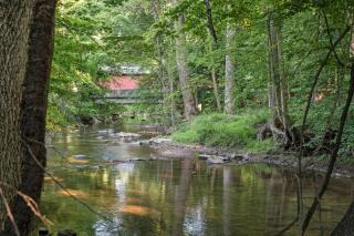 New Pristine Suburban Escape - Newtown Square - 7