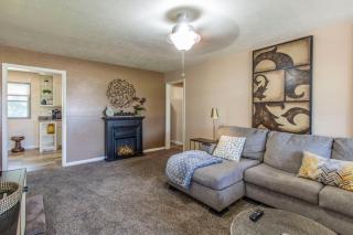 Spacious Home - Pet Friendly with Fenced Backyard - 8