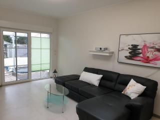 Ferienhaus mit Sommerpool, Terrasse und Glashaus - 7