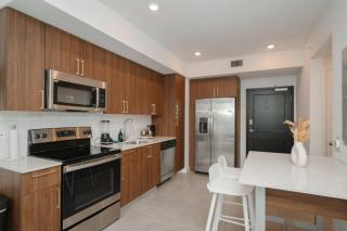 Free Parking - Pool - Gym - 413MB Wifi - 8