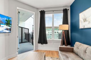 Tampa Getaway Luxury Peace Pool and Gym - 9