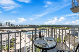 14th Floor SkySuite - DT Views! with Pool & Gym - 5