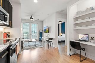 Beautiful 1BD Pool and Gym Central Location - 9