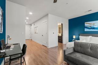 Stunning Studio Pool and Gym Raymond James - 4