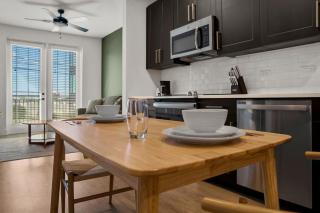 5 Star Building and Location Pool and Gym Midtown - 1