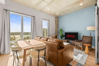 Stylish 1BR in Heart of Channelside - 9